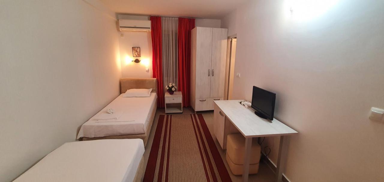 Evro Set Hotel Skopje Luaran gambar
