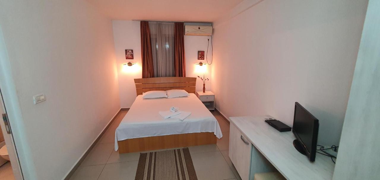 Evro Set Hotel Skopje Luaran gambar